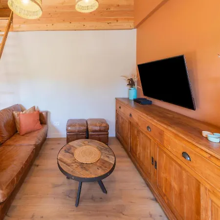 Cosy Holiday In With Garden *